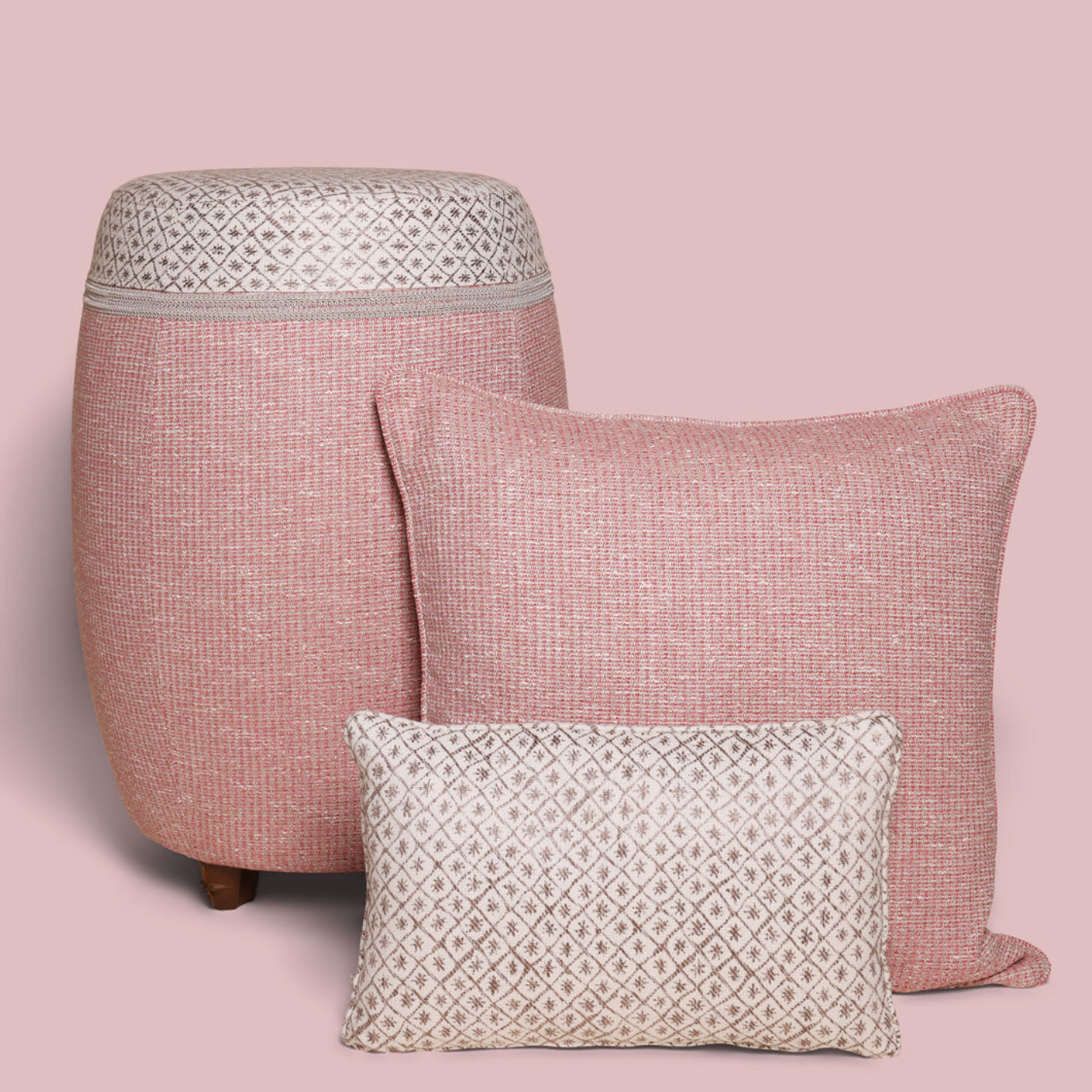 Luxe barkruk poef en kussen met luxe stof roze wit paars patroon ster