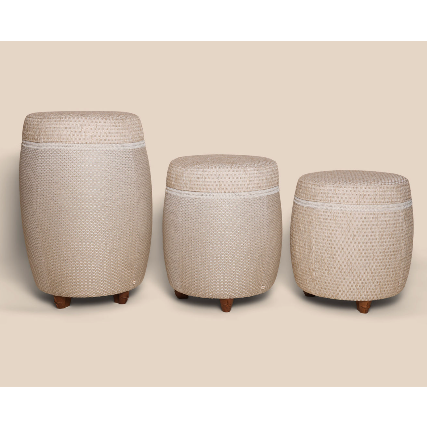 Luxe barkruk stoel poef met luxe stof wit goud patroon