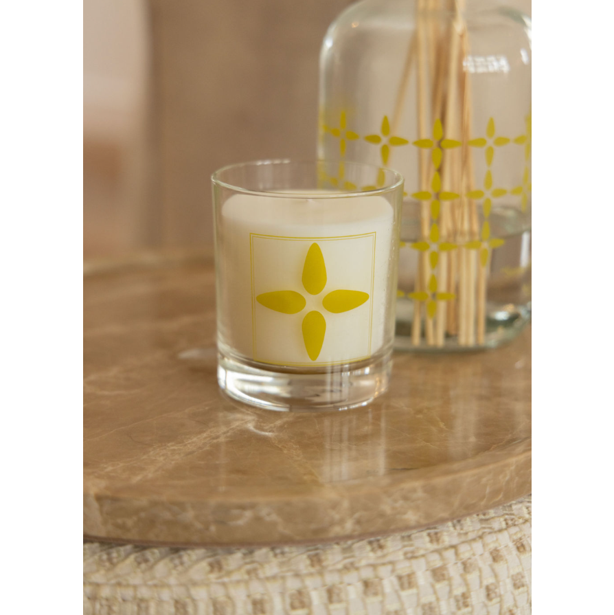 Luxe geurkaars geurstokken baccarat marmere dienblad beige rond