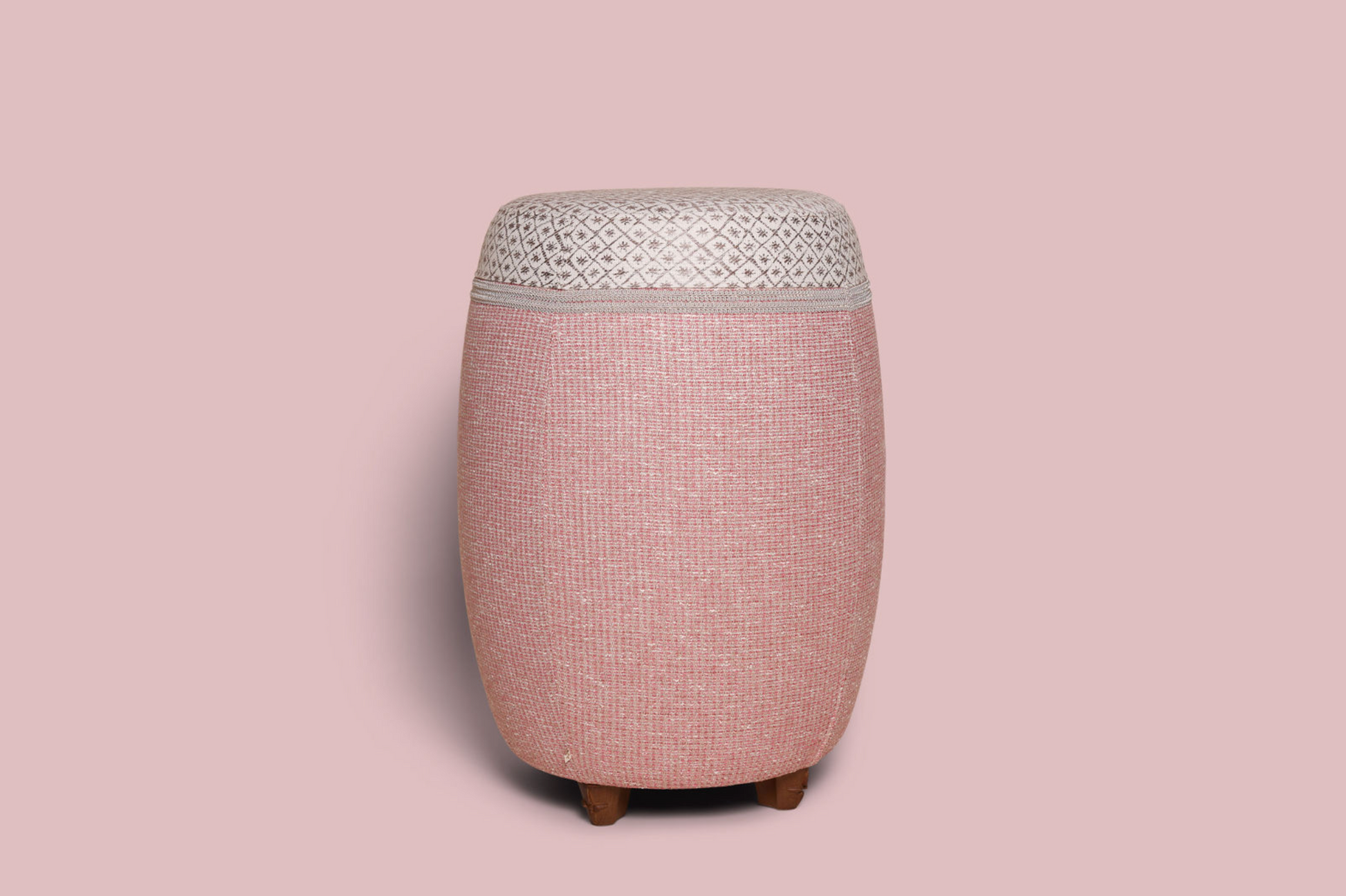Luxe barkruk poef met luxe stof roze beige paars patroon ster