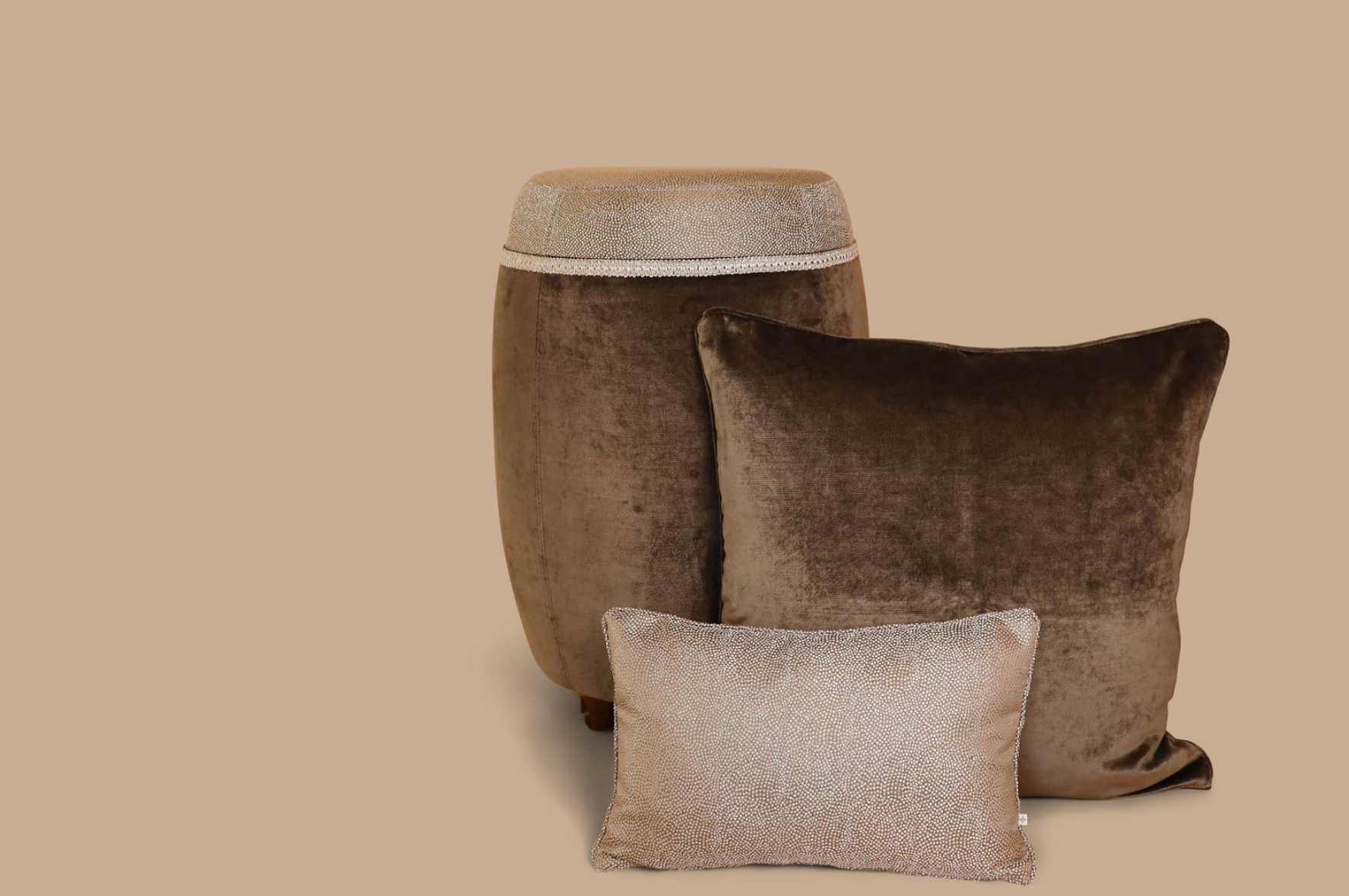 Luxe barkruk poef luxe kussen groot en klein bruin goud patroon