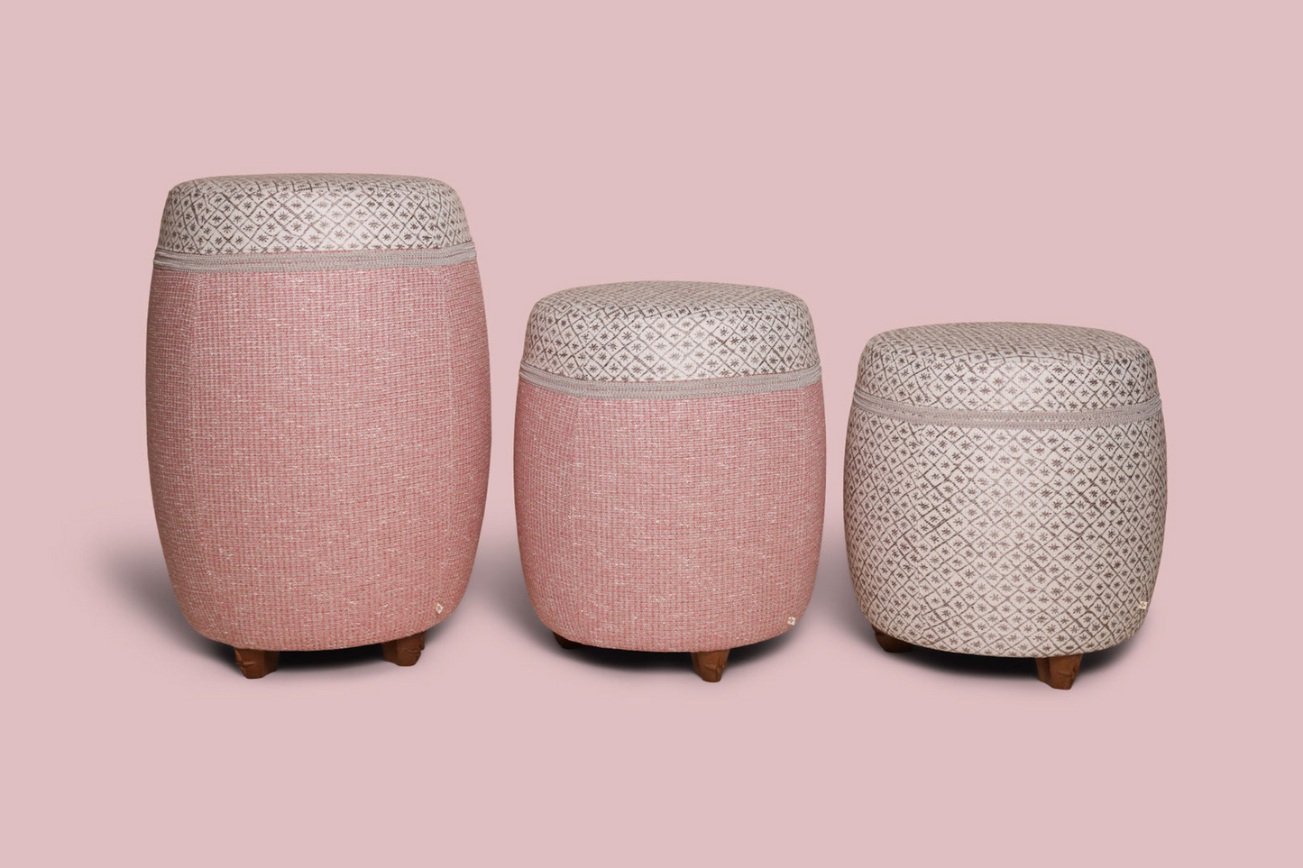 Luxe barkruk stoel poef met luxe stof roze wit paars patroon ster
