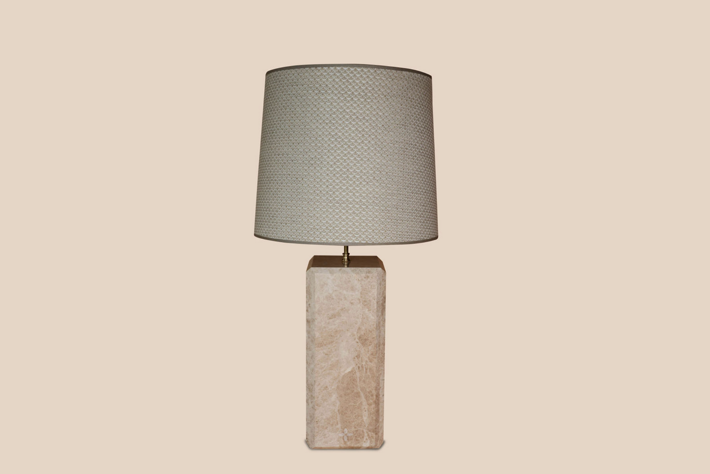 Marmere lampvoet beige luxe lampenkap goud beige wit