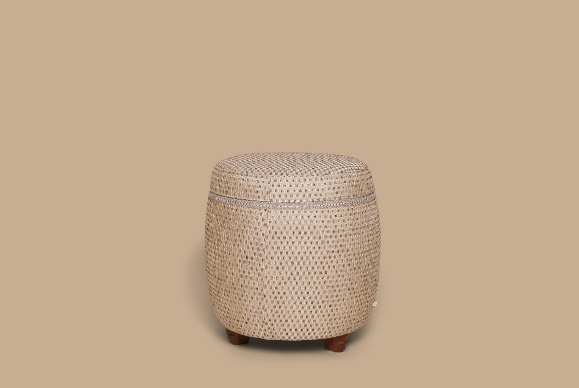 Luxe poef met luxe stof bruin goud patroon 