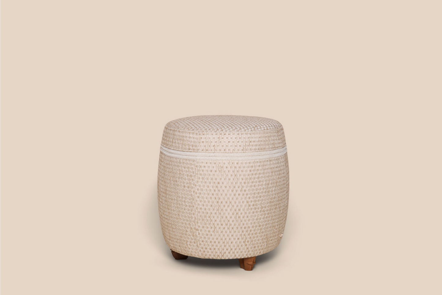 Luxe poef met luxe stof wit beige goud