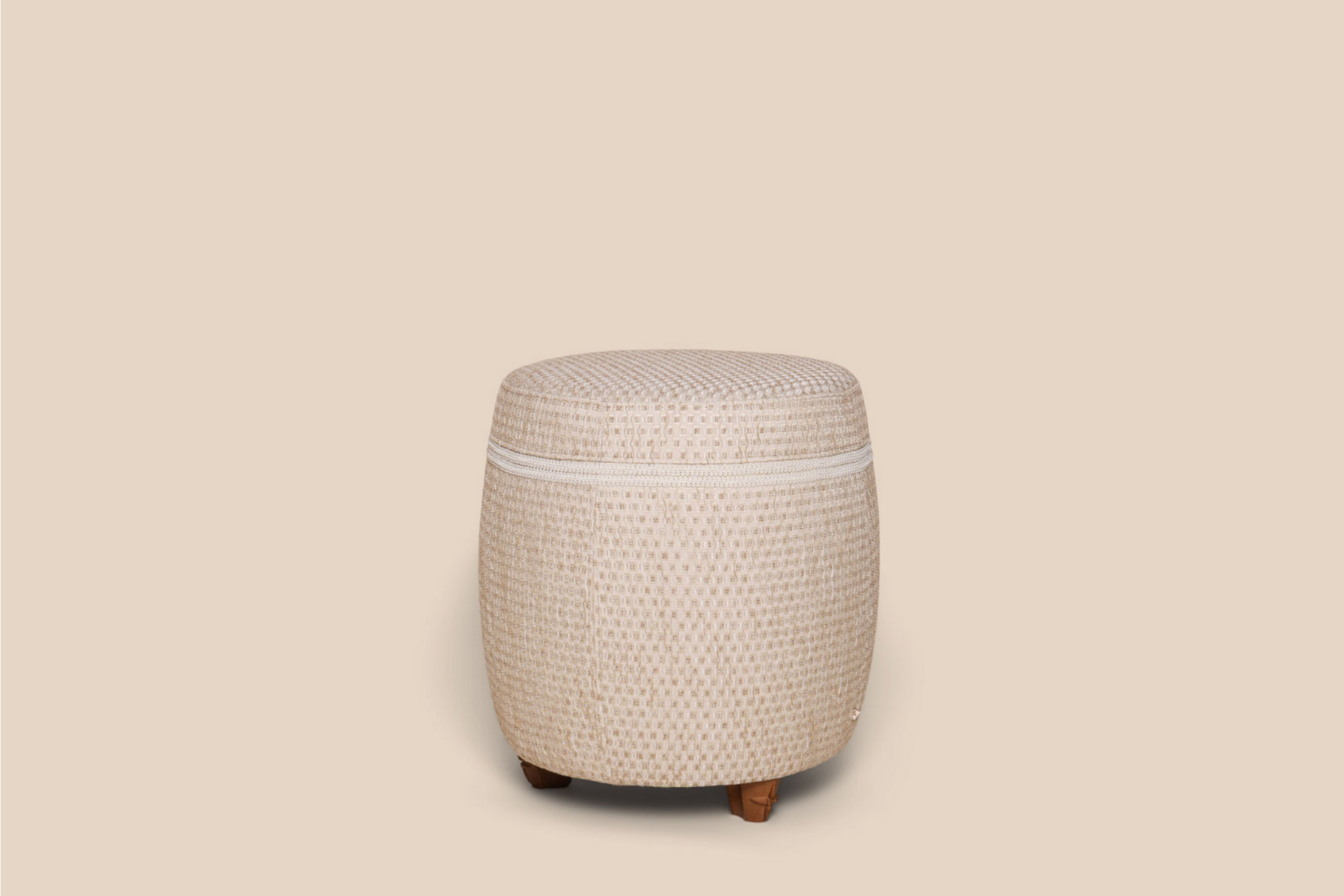 Luxe poef met luxe stof wit beige goud