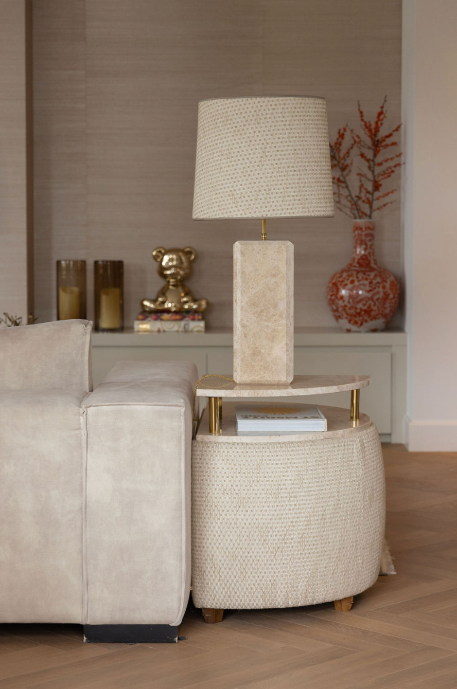 Marmere lamp met kap bijzettafel marmere blad beige