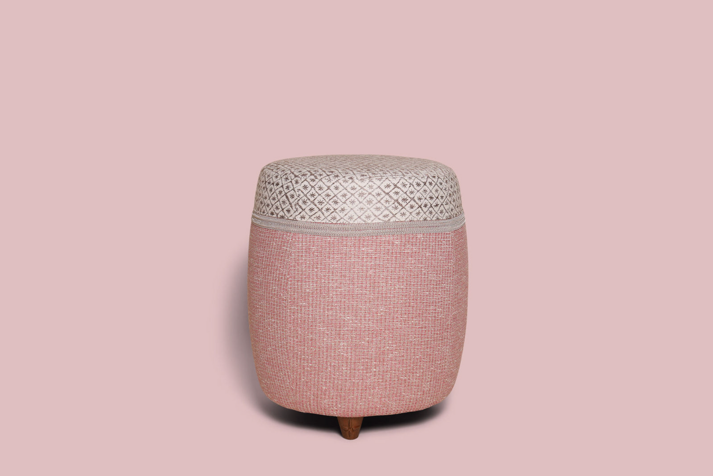 Luxe stoel poef met luxe stof wit beige roze paars patroon ster