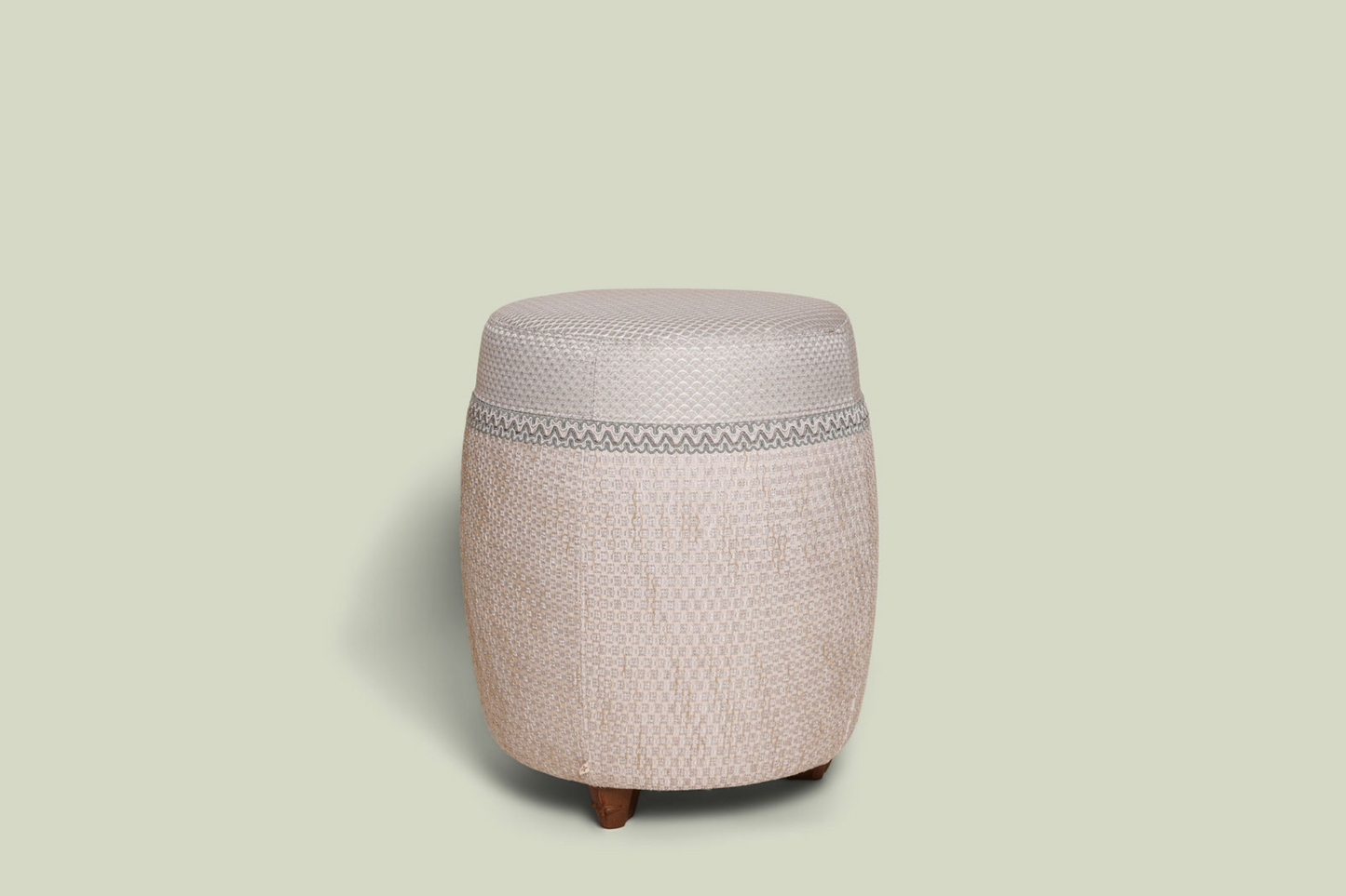 Luxe stoel poef met luxe stof wit blauw beige patroon