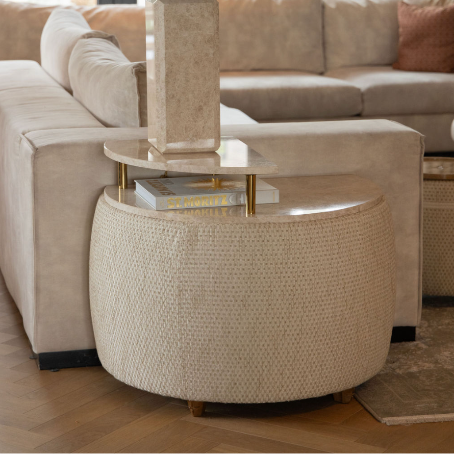 Marmere lamp met kap en bijzettafel met marmere blad beige
